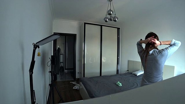 Ha tradito suo marito con il suo migliore amico nel nostro letto mentre era al lavoro. Vero imbroglio