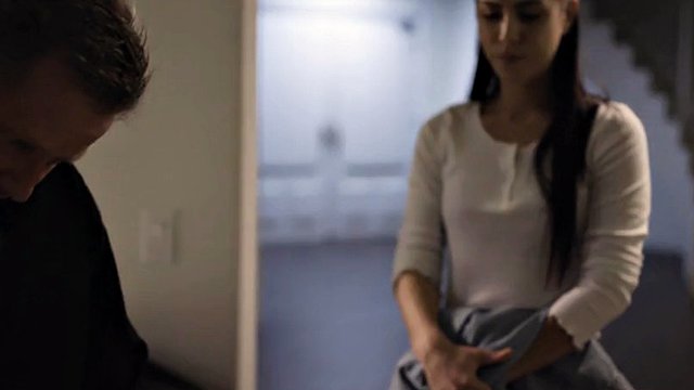 Schmutziger Mann will Sex mit lateinamerikanischem Babysitter