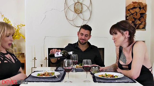 DevilsTGirls Jeg elsker å ha sex med forloveden min og transeksen min av Devils TGirls: Porno