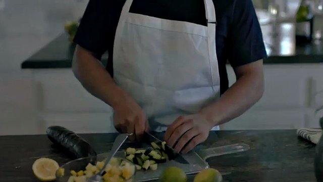Tizio feticcio della BBC si fa trapanare il buco anale alla pecorina dalla BBC