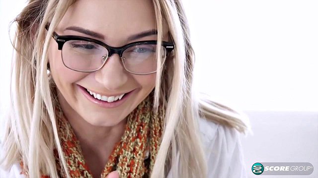 Chloe Temple Sucks Then Fucks Nerd Logan Long