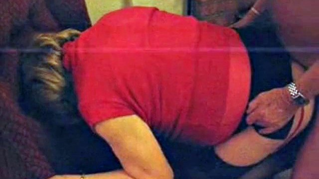 Zralá britská crossdresser dívka má sex s dědou tátou