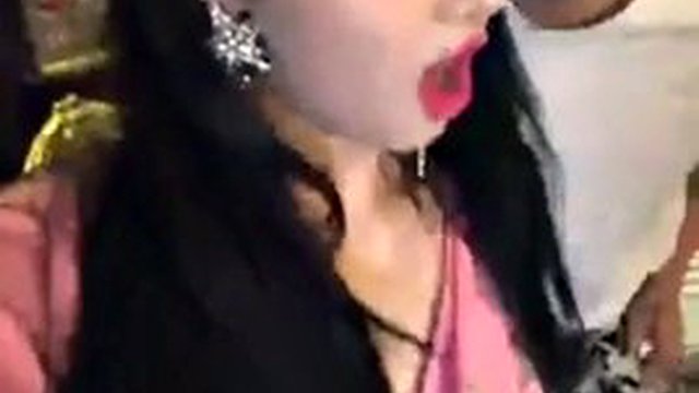 hyuna satin selfie video
