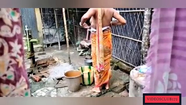 Excited bitch has fun with a guy near the house
