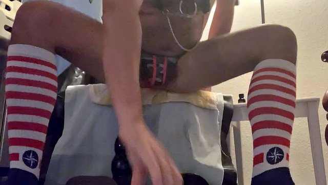 Toy training FFor FIST FFist FFun, punch jumps on the big thick