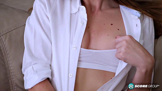 ماكنزي ميس الكمية المثالية لبوش في التعري في سن المراهقة