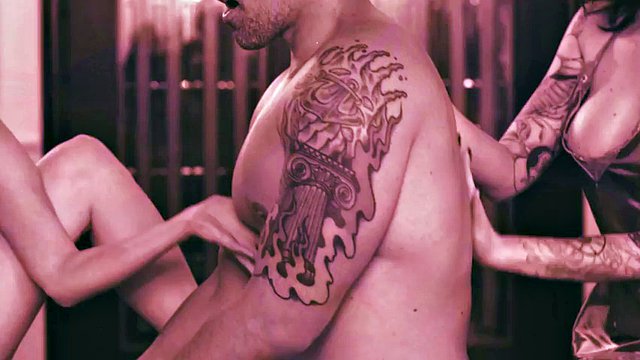 PURE TABOO Stud با خواهران ناتنی همسرش الکس کول، مایا وولف و شارلوت سینز رویای شهوانی می بیند.