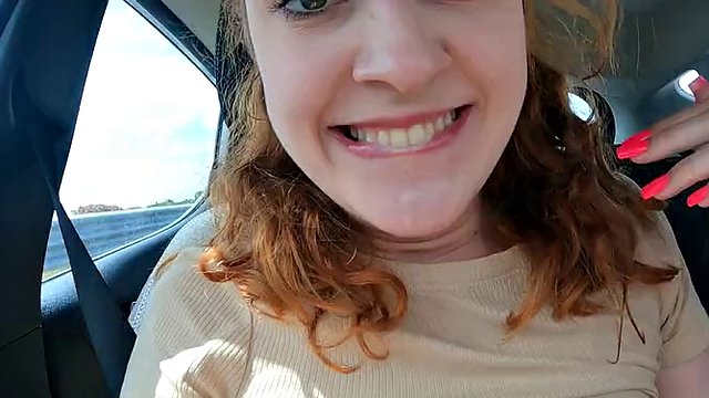 risky blowjob in the car while driving
