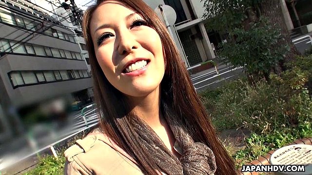 Akari Asayiri viene scopato dopo essersi goduto la doccia