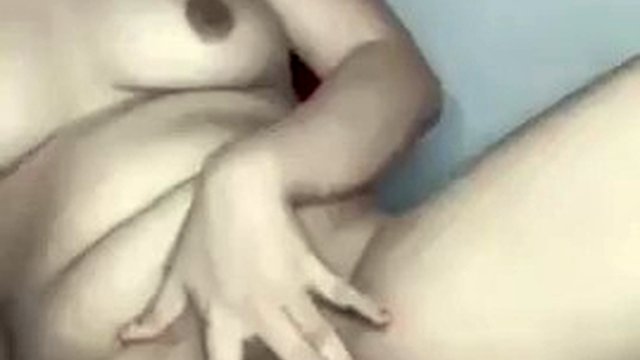Indonesian sexy masturbates in hijab using bottle