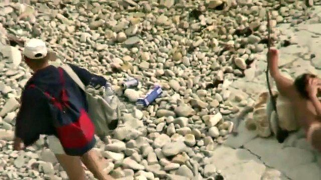 ビーチでの妻のセックス: アマチュア、自家製、公衆ポルノ
