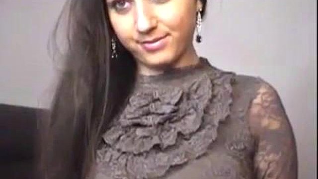Cute Slut Strips And Fingers Her Pussy: Amateur, Xnxx & Solo Porn