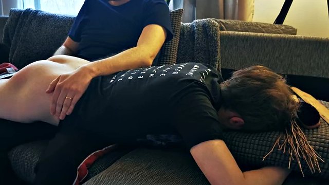 Oznob gets his first spanking - full alternative cam