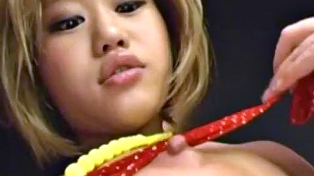 Aina Hiromi Striptease Dance