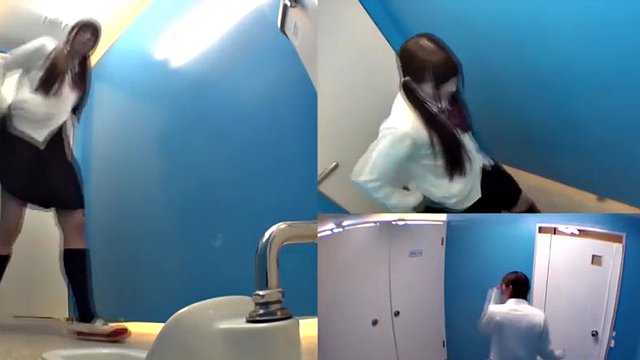 Asian teen schoolgirl peeing has been very naughty