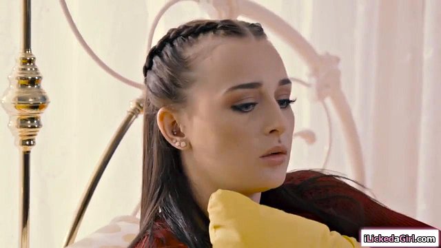 Brunette Facesits Georgia Jones in Steamy Lesbian Licking