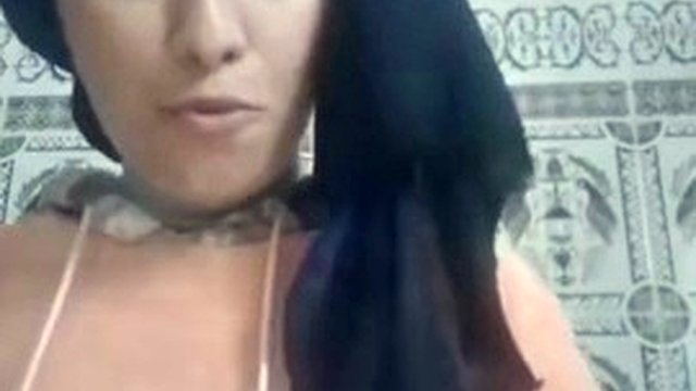 Fátima, Zahra El Khabab, deitam-se juntas, tristes
