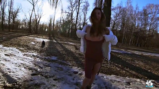 Mia's Big Butt Bounces as Naughty Amateur Endures Brutal Anal Creampie Pounding in Hardcore