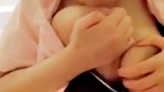 Fahişelerin vücutlarından, sürtüğümün boynuzlarından zevk alıyorum. 2