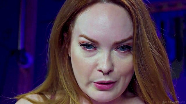 Big-Tits Redhead Summer Hart Dirty-Speaks Rough as Machine Fucks Her Pussy