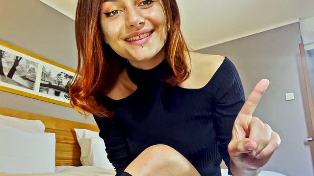 Vends-ta-culotte - Ponižující příkazy sexy dominy pro submisivního muže