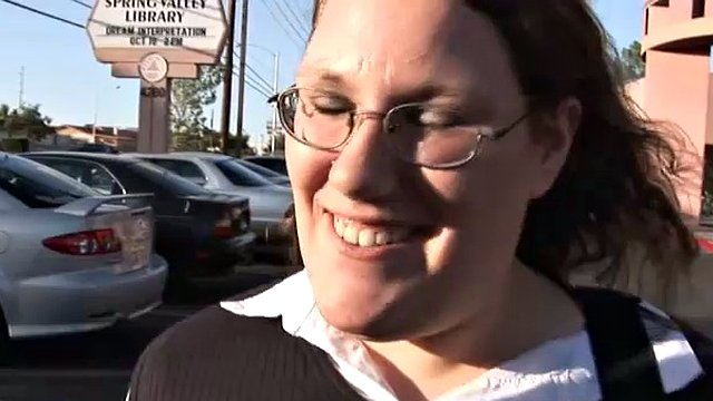 La tímida y gordita Lorelie se suelta para una polla
