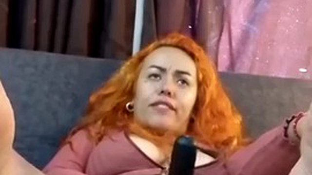 MILF latina arrapata