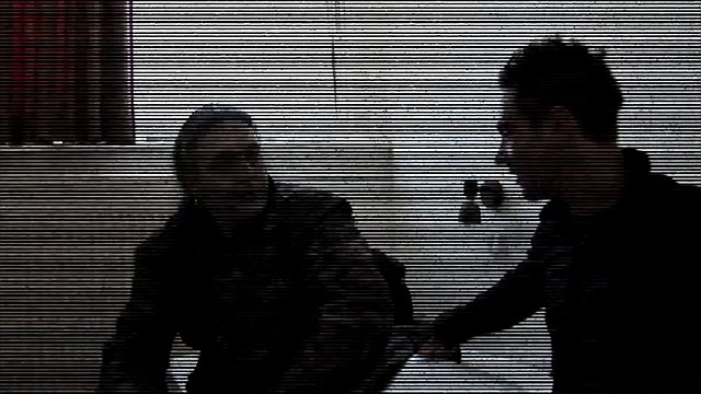 los hombres reservaron para ellos una joven zorra