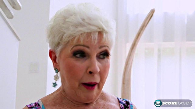 Jimmy's Friend Mrs Jewell Gives Granny Blowjob