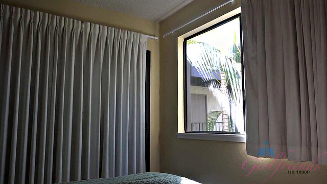 Kate Lets Boyfriend Cum In Her Pussy