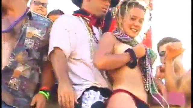Beach makes them lose control: Big Tits, Amateur & Pornhub Porn