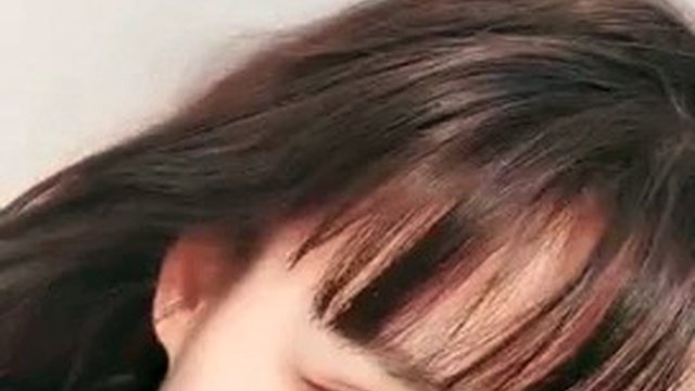 Cute girl with good looks and short hair, KIKI jumping eggs, vibrating orgasm, spraying water, moaning and panting, bathing in the bathroom is very attractive