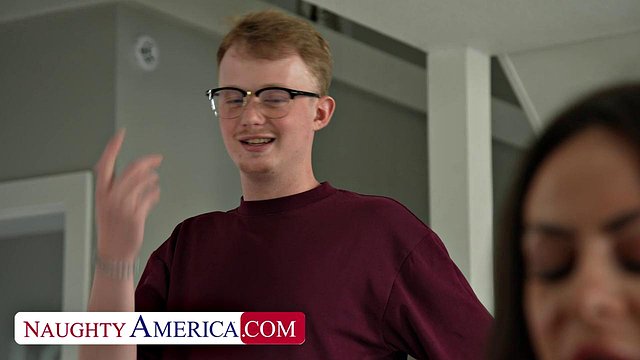 اللاتينية جبهة تحرير مورو الإسلامية كيكي كلاوت تظهر صديقة الابن كيف يمكن أن تكون عاهرة
