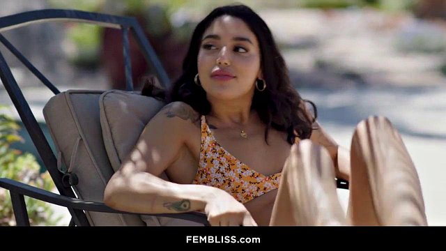 Aidra Fox, Vanessa Sky, and Blake Blossom Ignite Passionate Cunnilingus in Horny Girl-on